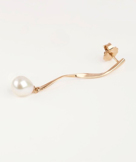 Earrings Giselle 18 kt gold plated long with cultured pearl