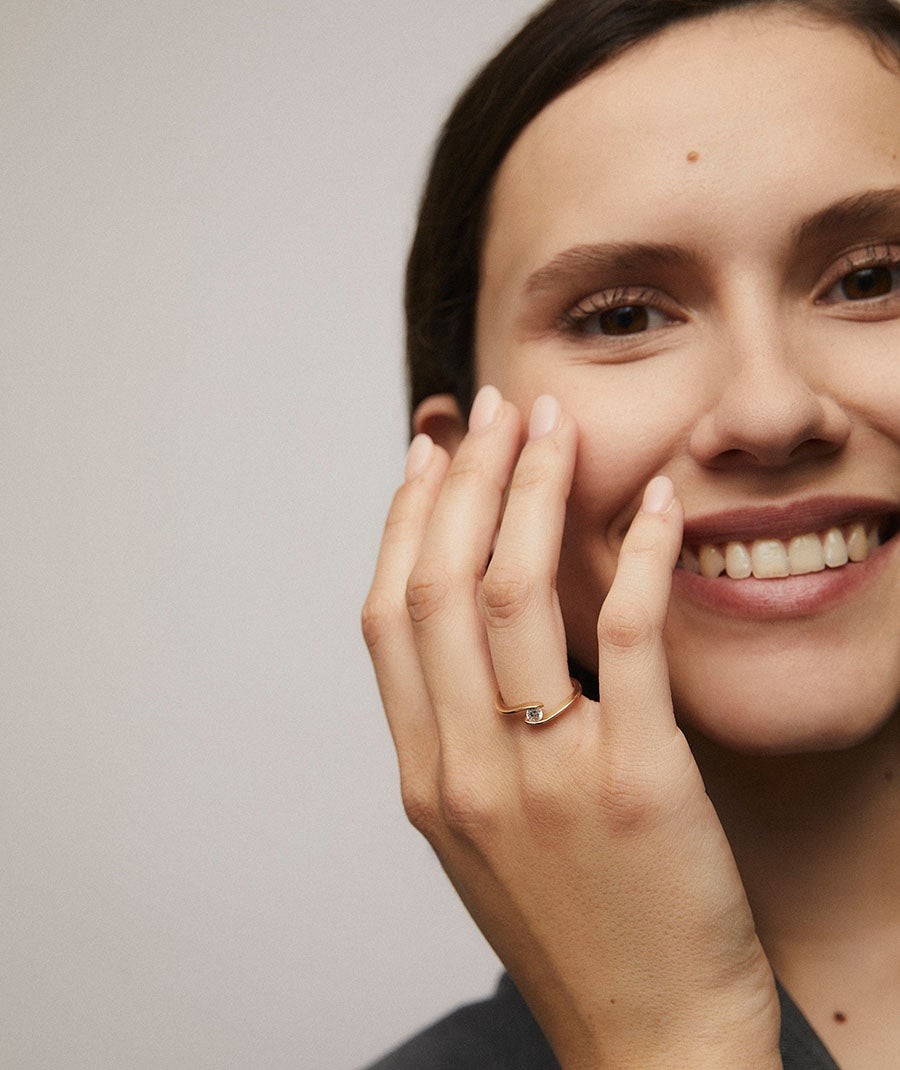 Anillo Valeria con circonitas