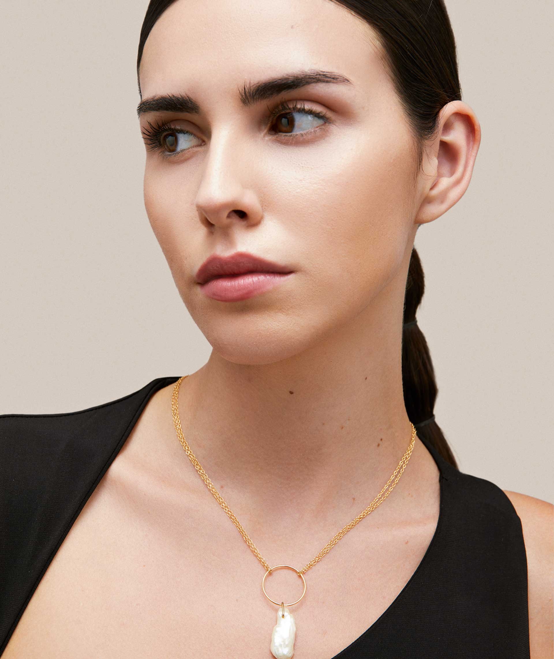 Macarena Necklace 18 Kt Gold Plated hoop with irregular pearl