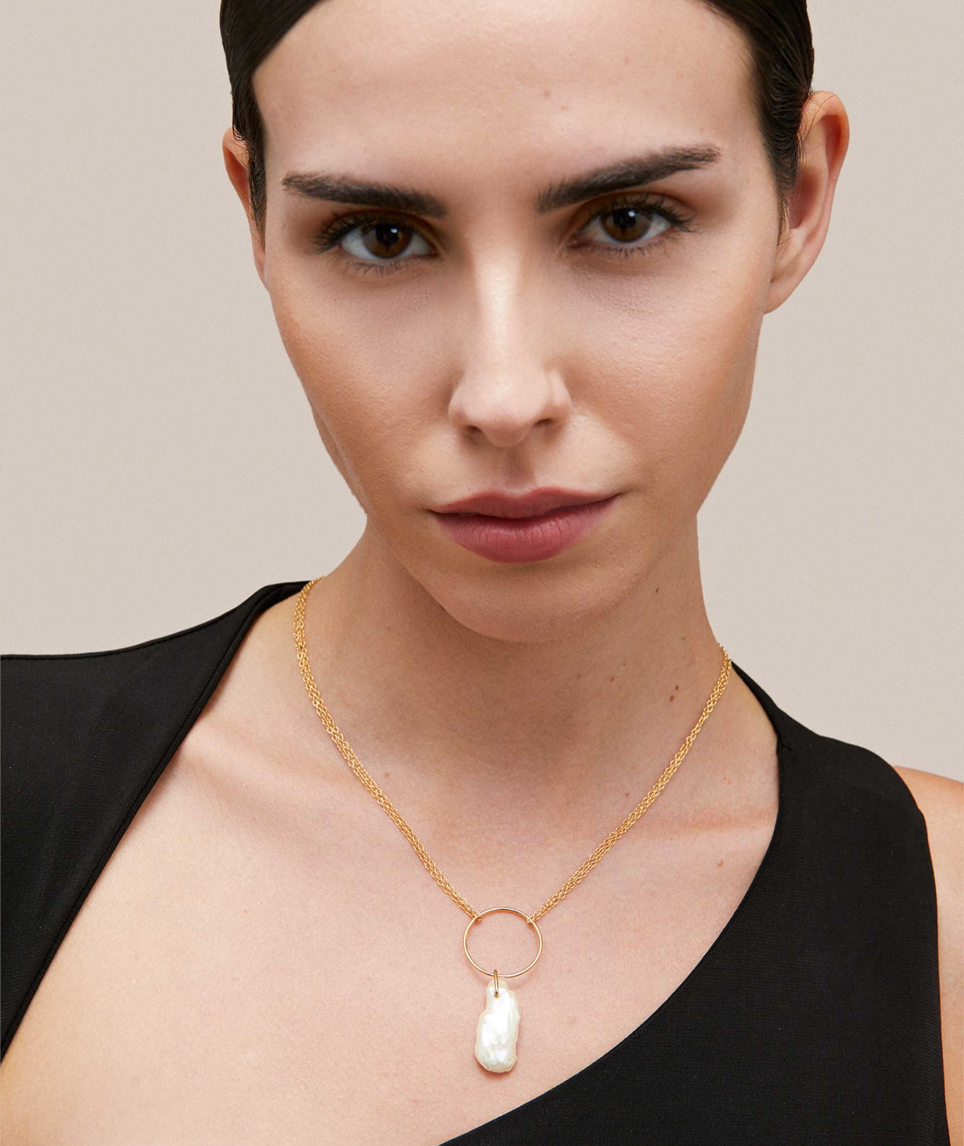 Macarena Necklace 18 Kt Gold Plated hoop with irregular pearl