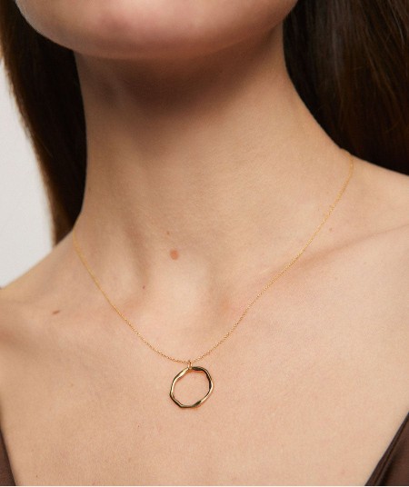 Gold circle necklace