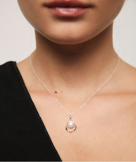 Pendant Saturn with cultured pearl