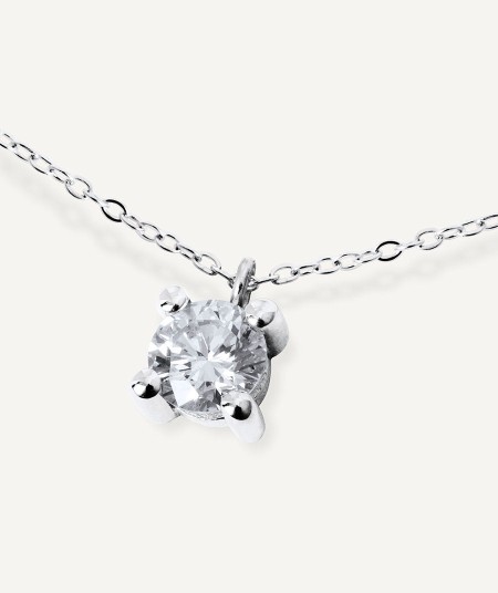 White gold necklace with a solitary diamond