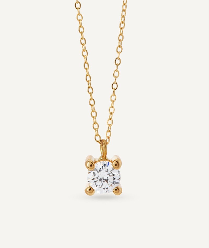 Gold necklace with a solitary diamond