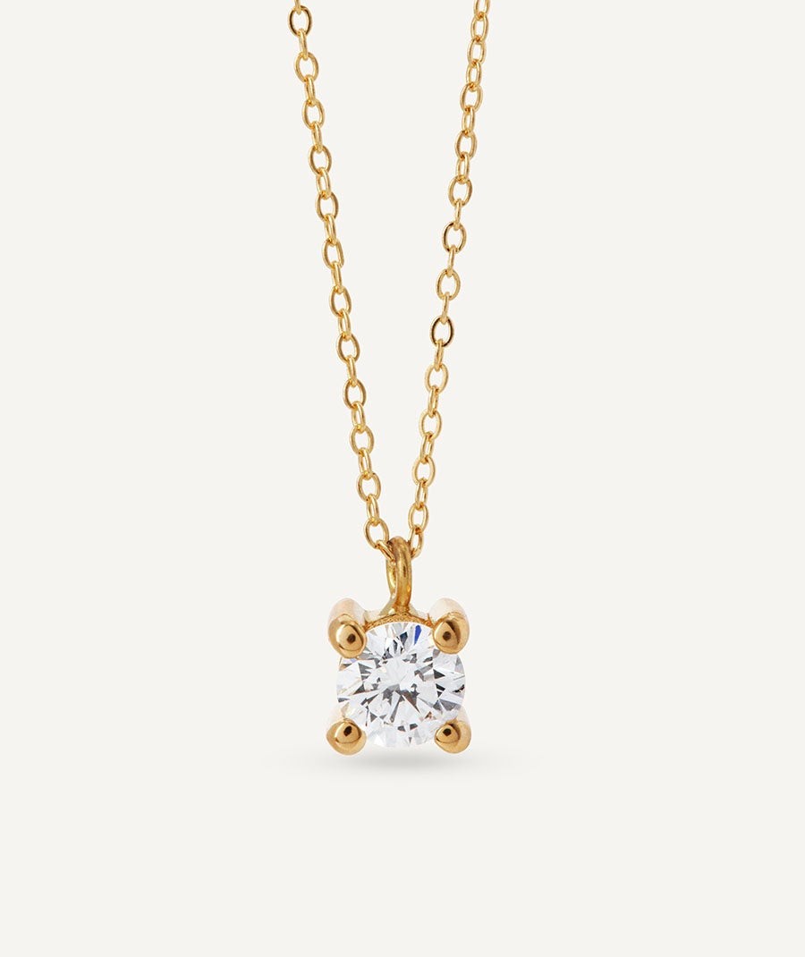 Gold necklace with a solitary diamond