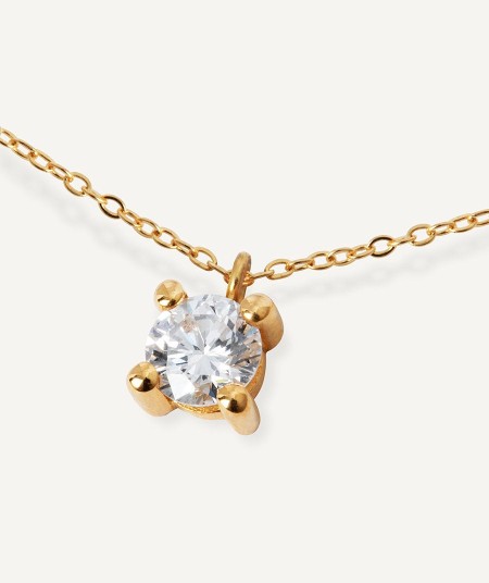 Gold necklace with a solitary diamond